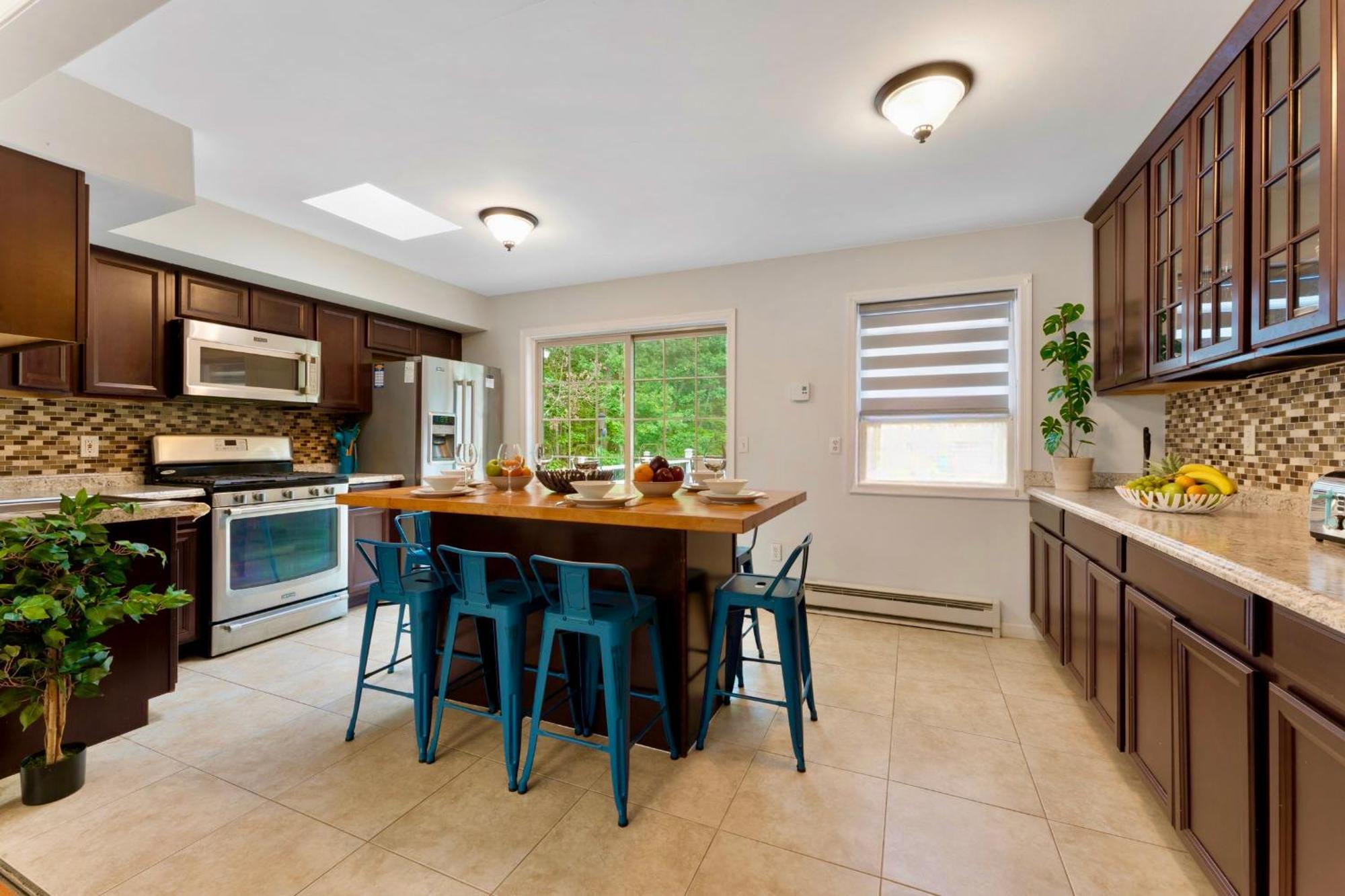 Gorgeous 4br With Hot Tub,pool& Sauna Holiday home East Stroudsburg