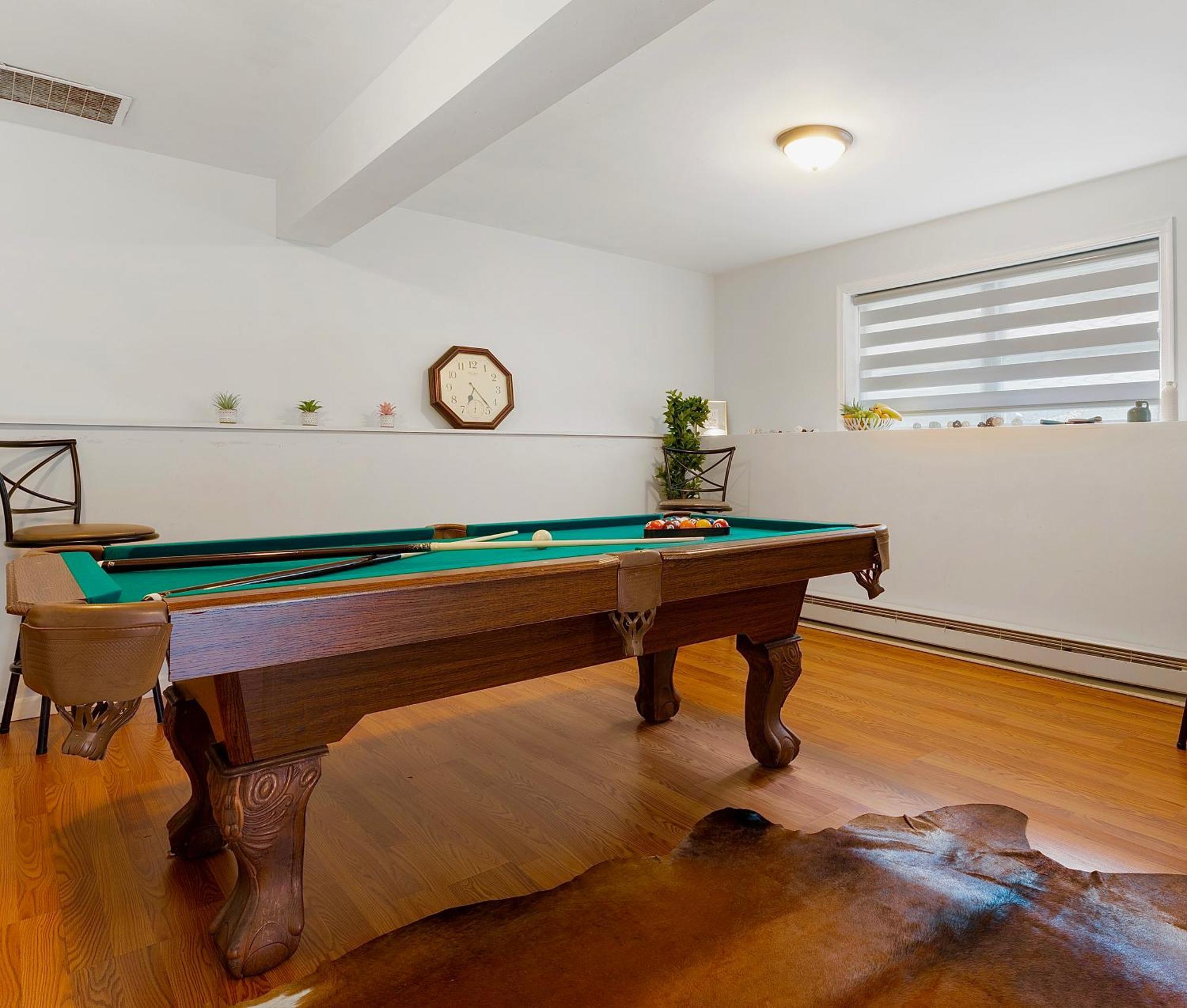 Gorgeous 4br With Hot Tub,pool& Sauna Holiday home East Stroudsburg