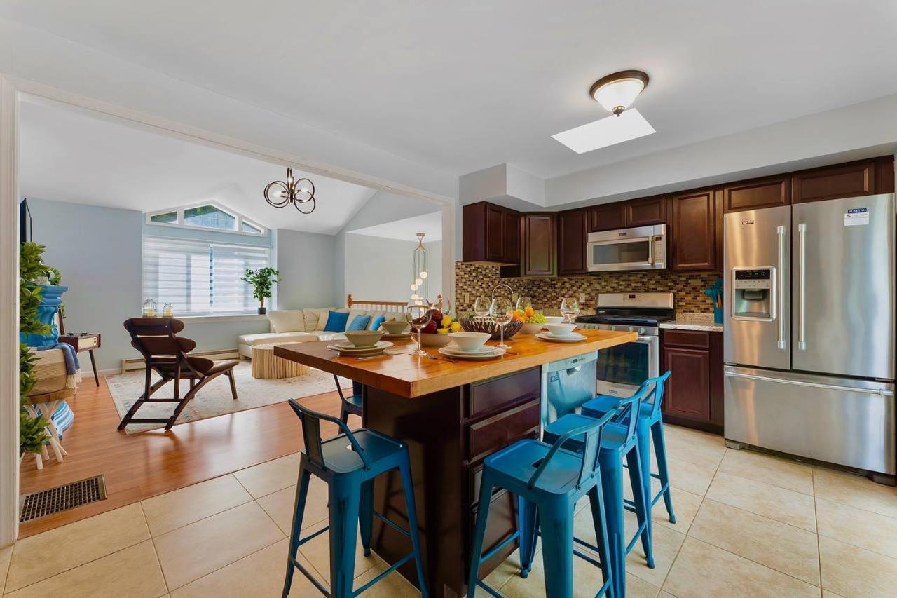 Holiday home Gorgeous 4br With Hot Tub,pool& Sauna East Stroudsburg